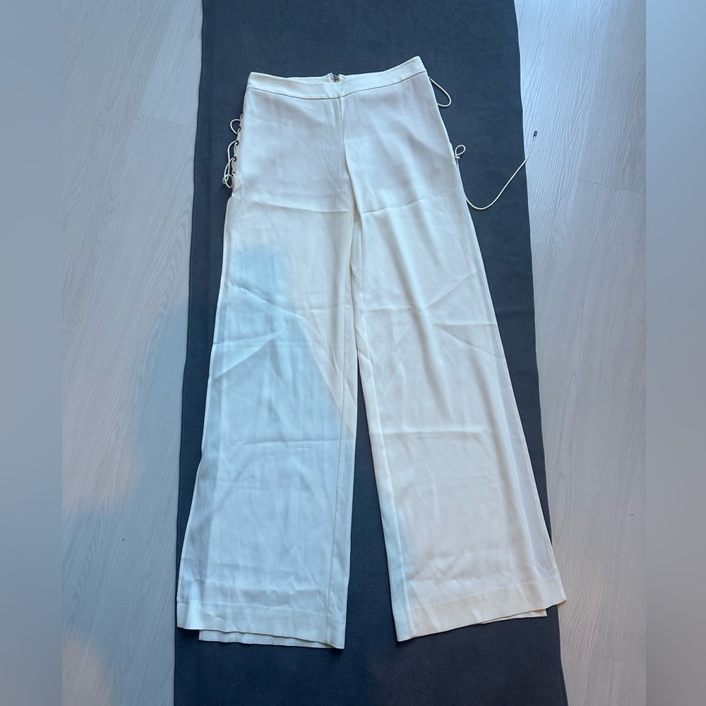 HH pants with open legs